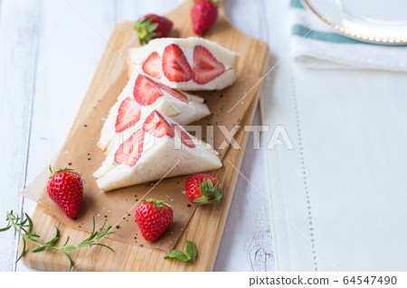 Fruit sandwich Fruit sandwich 64547490