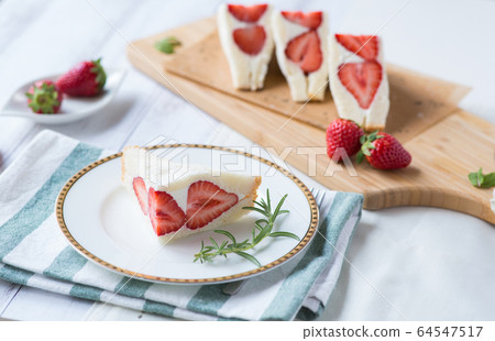 Fruit sandwich Fruit sandwich 64547517