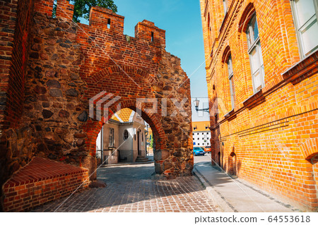 Old town ruins gate in Torun, Poland Old town ruins gate in Torun, Poland 64553618
