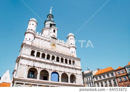Stary Rynek old town market square, colorful buildings and town hall in Poznan, Poland Stary Rynek old town market square, colorful buildings and town hall in Poznan, Poland 64553872