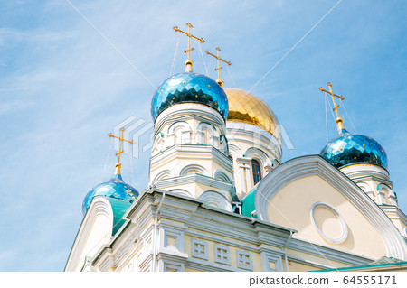Pokrovsky cathedral colorful dome roof in Vladivostok, Russia Pokrovsky cathedral colorful dome roof in Vladivostok, Russia 64555171