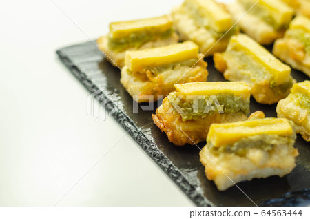 Skinless and boneless battered Alaska Pollock 64563444