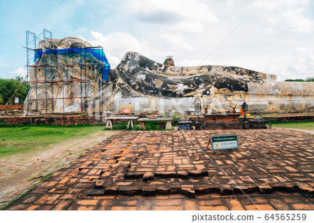 Wat Lokayasutharam, historic architecture in Ayutthaya, Thailand Wat Lokayasutharam, historic architecture in Ayutthaya, Thailand 64565259
