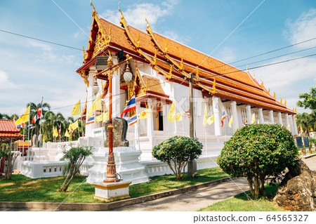 Wat Ratchaburana temple, historic architecture in Ayutthaya, Thailand Wat Ratchaburana temple, historic architecture in Ayutthaya, Thailand 64565327