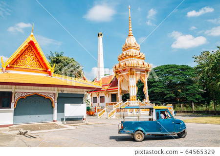 Wat Ratchaburana temple, historic architecture in Ayutthaya, Thailand Wat Ratchaburana temple, historic architecture in Ayutthaya, Thailand 64565329