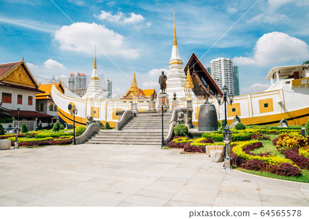 Wat Yan Nawa temple in Bangkok, Thailand 64565578
