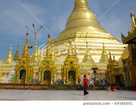 Shwedagon Pagoda (Myanmar/Yangon) Shwedagon Pagoda (Myanmar/Yangon) 64566891