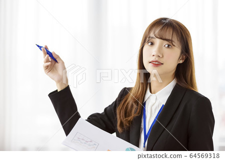 Business scene female Business scene female 64569318