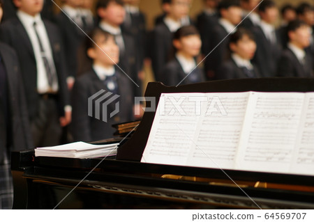 合唱比賽全國大會“銀獎”，松竹電影主題歌負責人（聲音出場），電視節目全國合唱冠軍獲獎學校。 64569707