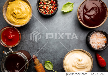 Classic set of sauces 64571768