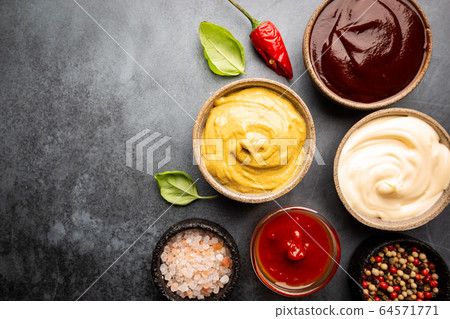 Classic set of sauces 64571771