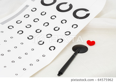 Eye examination image 64575962