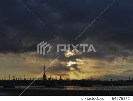 Sunset sky in Saint Petersburg 64576875