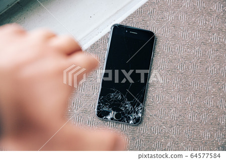智能手機屏幕裂縫下降 64577584