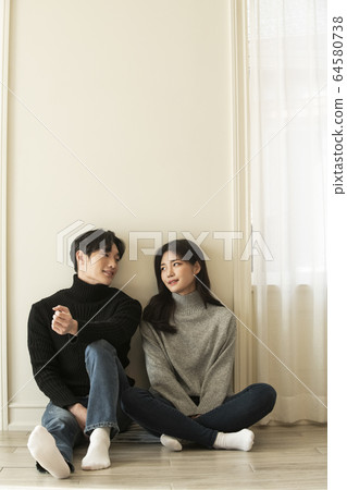 Lifestyle, man and woman, atmosphere 64580738