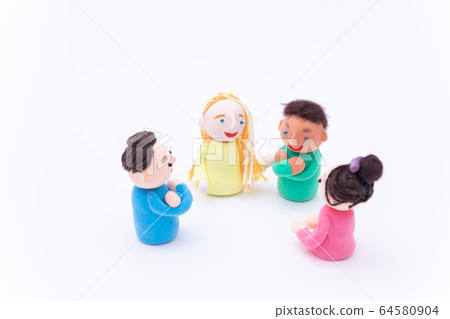 Handmade paper clay doll English conversation class International exchange 4 people 64580904