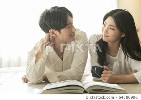 生活方式，男人和女人，新婚夫婦 64580996