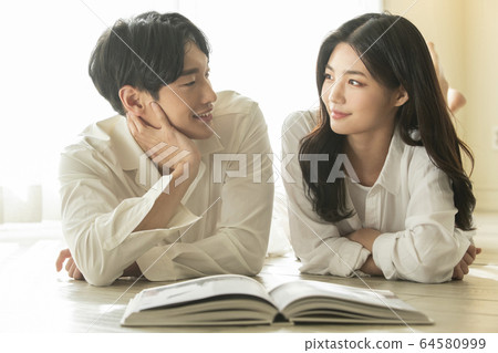 Lifestyle, man and woman, newlyweds 64580999