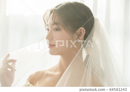 Lifestyle, woman, wedding 64581243
