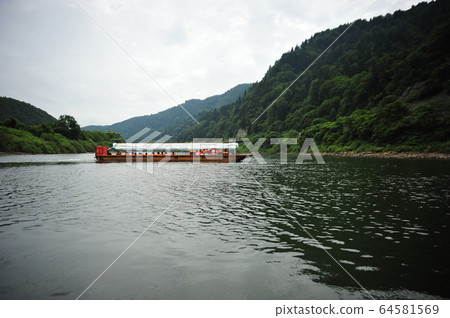 山形縣沿莫加米河的遊船 64581569