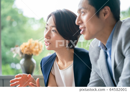 情侶休閒生活方式 64582001