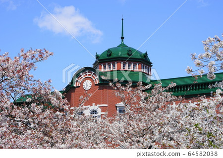 April Fukaya 93 Fukaya Station (newly installed) South Exit cherry blossoms 64582038