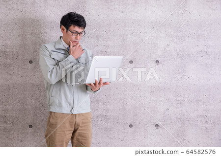 男人在工作 男人在工作 64582576