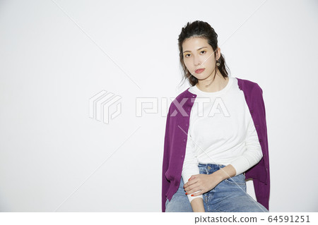 女性肖像 64591251