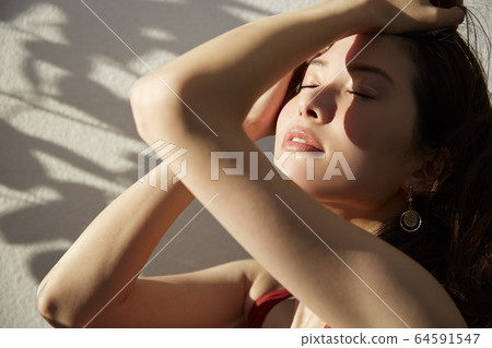 女仕女肖像 64591547