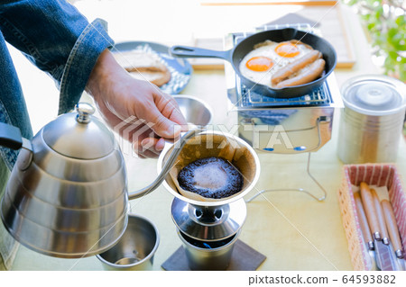 男性中議院營 男性中議院營 64593882