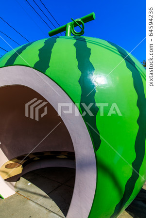 Fruit bus stop: Watermelon [Onagai Town, Isahaya City, Nagasaki Prefecture] 64594236