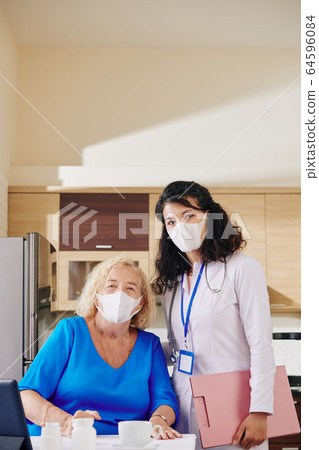 Doctor and senior patient 64596084