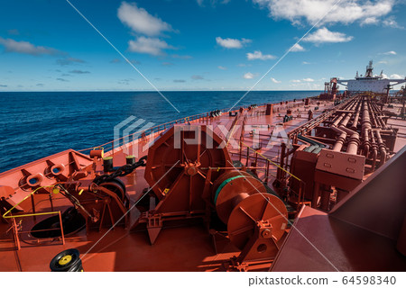 Anchor gear of large tanker 64598340