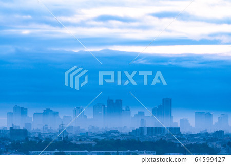 << Tokyo >> Tokyo in a self-restraining mood 64599427