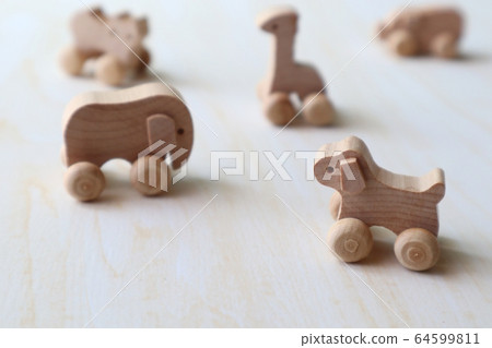 木製玩具 64599811