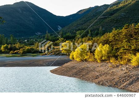 Lac de Castillon near Verdon River, 64600907
