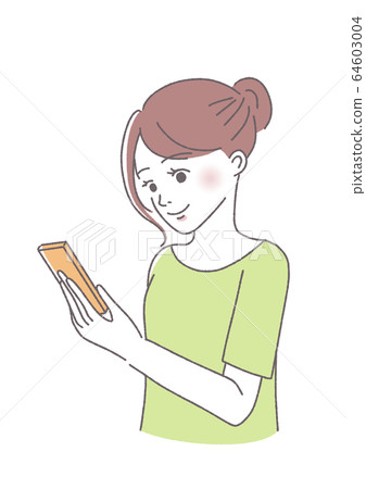看智能手機和微笑的婦女 64603004