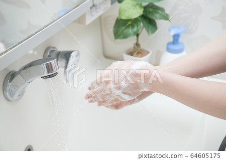 wash hands 64605175