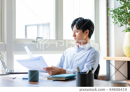 Business scene telework Business scene telework 64606419