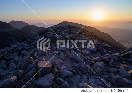 Kusumiyama Morning greeted near the summit 64606545