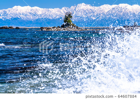 <富山縣>天原海岸，名和，立山山脈 64607884