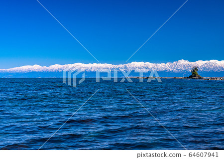 <富山縣>天原海岸,名和,立山山脈 <富山縣>天原海岸,名和,立山山脈 64607941