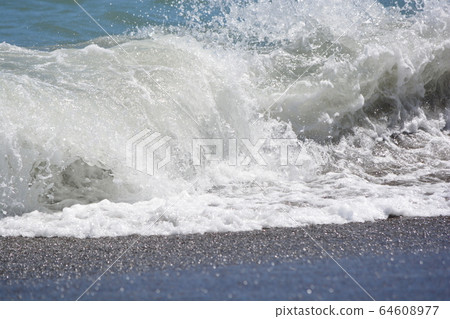 一個海灘 64608977