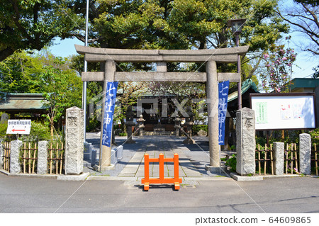 Shichisha Shrine in Nishigahara, Kita-ku, Tokyo 64609865