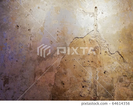 Antique cracked old wall in warm light Antique cracked old wall in warm light 64614356