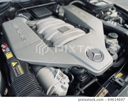 梅賽德斯AMG 64614697