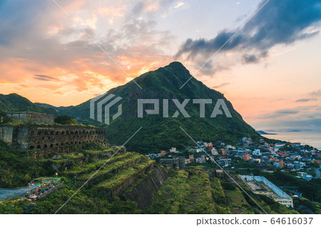 山與地 山與地 64616037