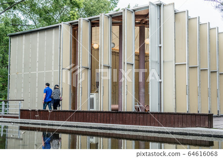 Paper church 64616068