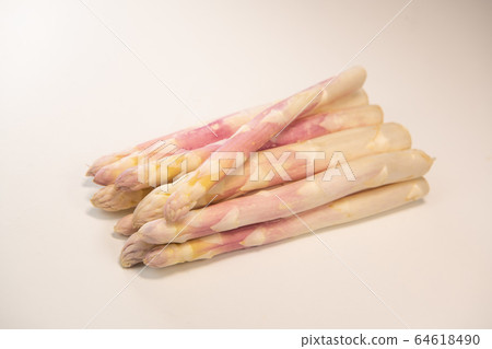 Raw Organic White Asparagus Spears Ready to Eat 64618490