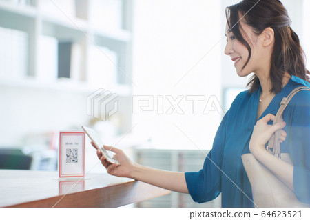 女性無現金付款 女性無現金付款 64623521